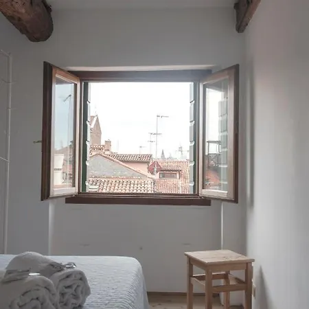 Lion Rooftop Novita' Apartment *