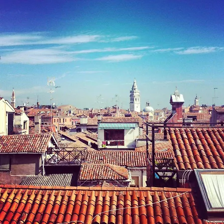 Lion Rooftop Novita' Venice