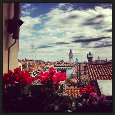 Lion Rooftop Novita' Apartment *