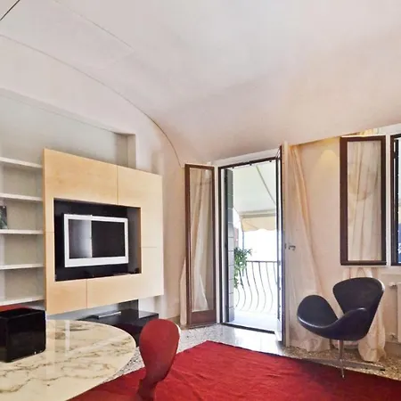 Ai Bareteri Luxury Canal View Appartamento *