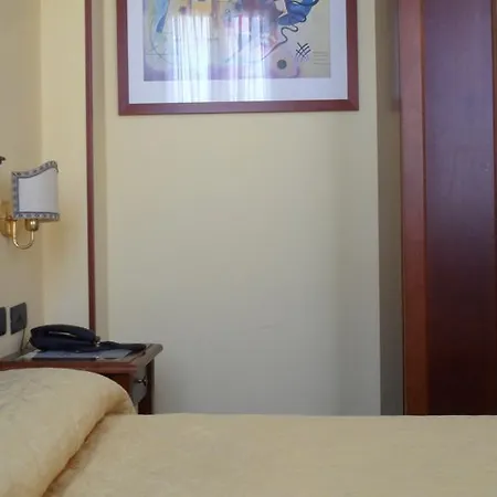 Alloggi Marinella 3*