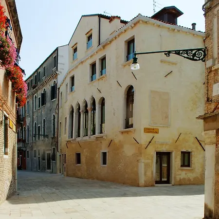 Cà Zusto Hotel