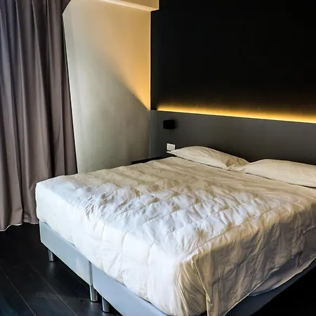 Aparthotel Venice Terminal & 4*