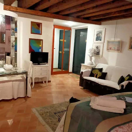 Apartment Ai Leoni