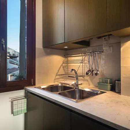 Apartment Mansardina - 1 Min From Accademia - Duplex Stylish And Cosy Venice