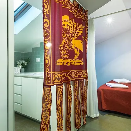 Mansardina - 1 Min From Accademia - Duplex Stylish And Cosy Apartment Venice