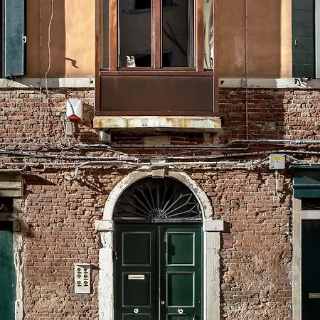 Apartment Mansardina - 1 Min From Accademia - Duplex Stylish And Cosy Venice