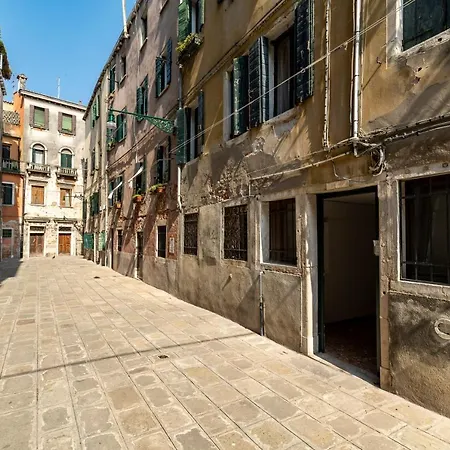 Apartamento San Giacomo Pied-a-terre House