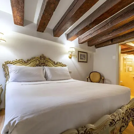 Gondola Luxury - Campo Santi Filippo E Giacomo By Wonderful Italy * Venice
