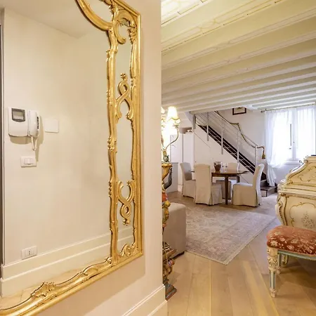 Gondola Luxury - Campo Santi Filippo E Giacomo By Wonderful Italy Venice