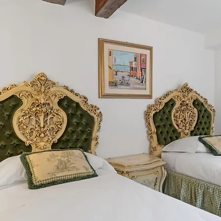 Gondola Luxury - Campo Santi Filippo E Giacomo By Wonderful Italy Venice