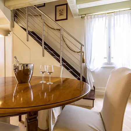 Gondola Luxury - Campo Santi Filippo E Giacomo By Wonderful Italy Apartment *