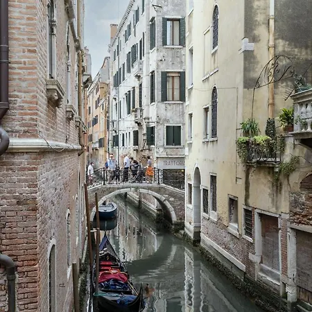 Gondola Luxury - Campo Santi Filippo E Giacomo By Wonderful Italy * Venice
