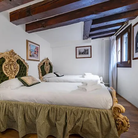 Gondola Luxury - Campo Santi Filippo E Giacomo By Wonderful Italy Venice