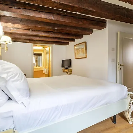 Gondola Luxury - Campo Santi Filippo E Giacomo By Wonderful Italy * Venice