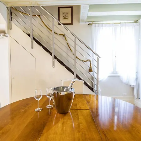 Gondola Luxury - Campo Santi Filippo E Giacomo By Wonderful Italy Apartment Venice