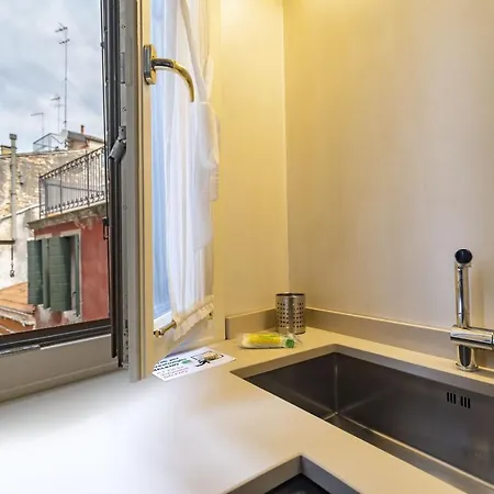 Gondola Luxury - Campo Santi Filippo E Giacomo By Wonderful Italy Apartment Venice