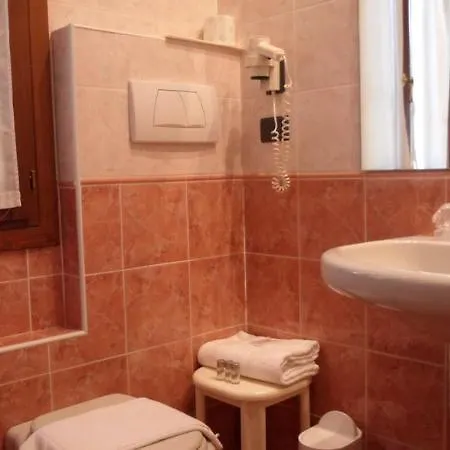 Alloggi Marinella Zajazd 3*