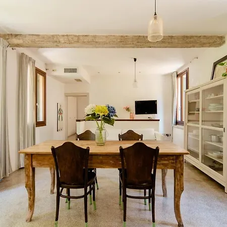 Melusina Homes Venice