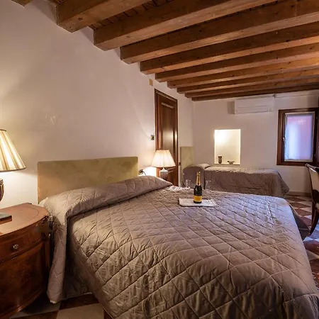Anzolo Palace - & 2* Venice