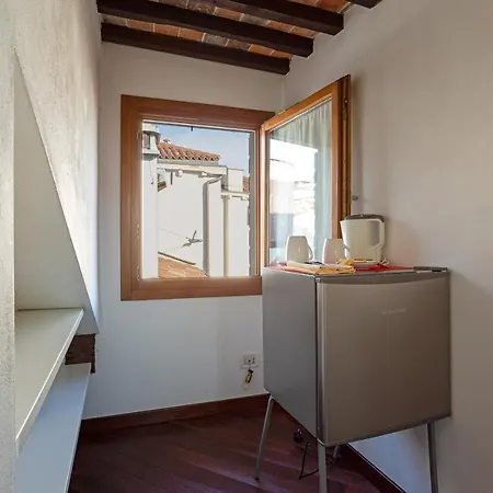 Rialto Canal View Apartment *