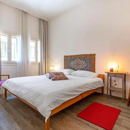 Snug With Private Courtyard M0270422677 Appartement