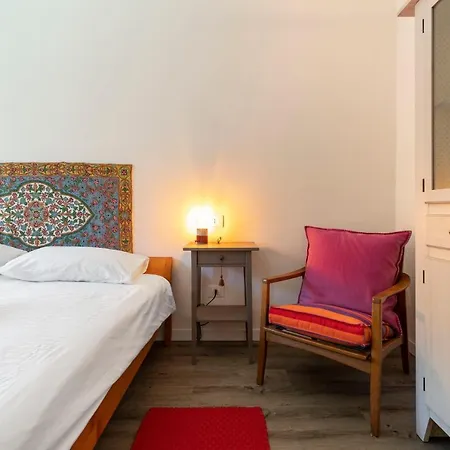 Snug With Private Courtyard M0270422677 Appartement