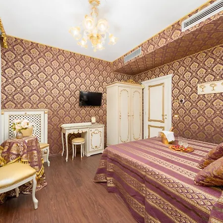 La Veneziana Boutique Венеция