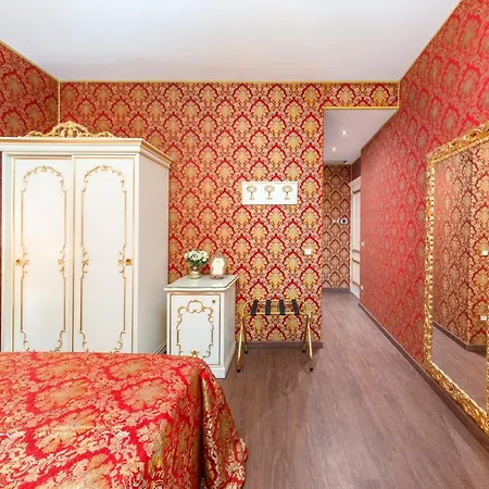La Veneziana Boutique *