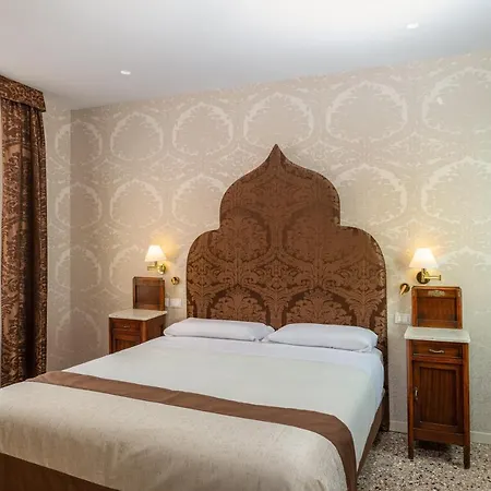 Rosa Hotel 2*