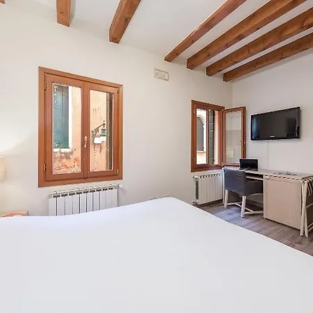 Casanova Ai Tolentini Hotel 3*
