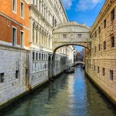 Venice San Marco Lovely Attic Two Bedroom Ac - Wi-Fi Apartment Venice