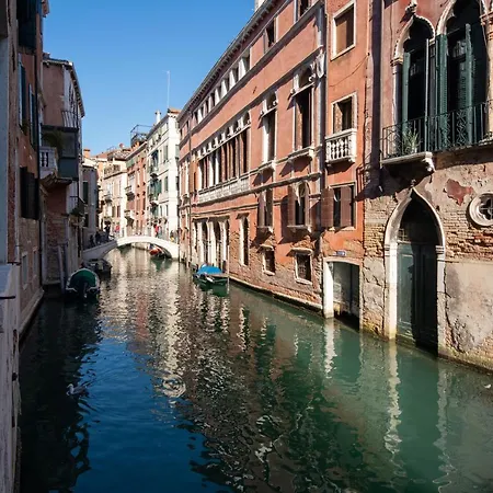 Ve.n.i.ce Cera San Moise Apartment Venedig
