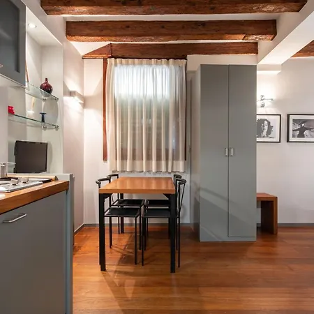 Ve.n.i.ce Cera San Moise Apartment Venedig