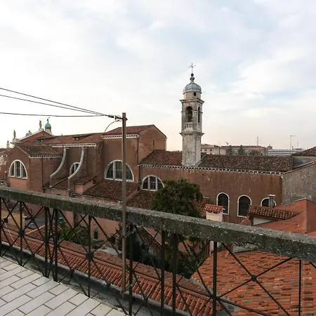 Apartment Lance With Lift, 2 Minutes Walk From The Train Station Venice