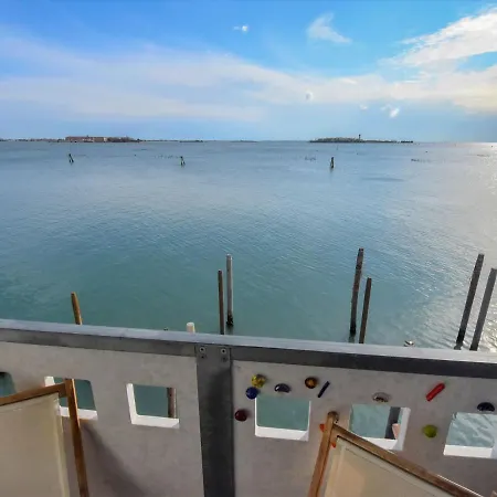 Iris By Interhome Venice