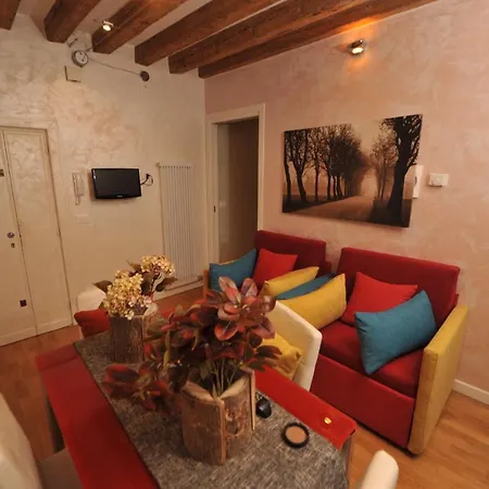 Calle De La Comare Apartment