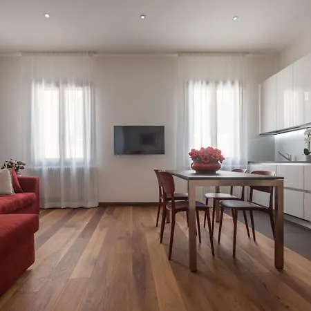 Apartment Rialto Deluxe Grand Canal View R&r