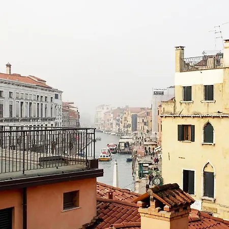 Guglie Canal View In アパート