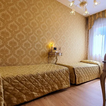 Hotel Carlton On The Grand Canal 4*