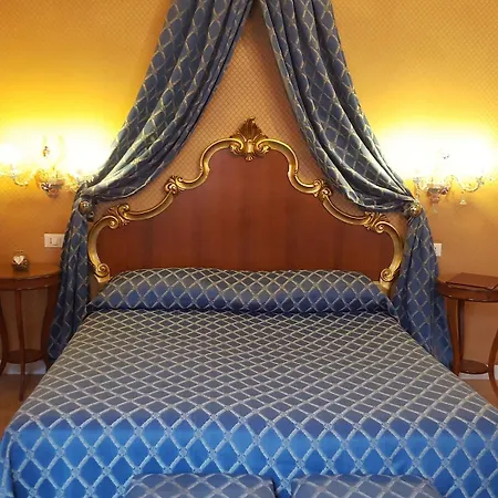 Canal 3* Venedig