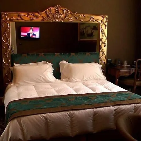 Pesaro Palace 4* Benátky