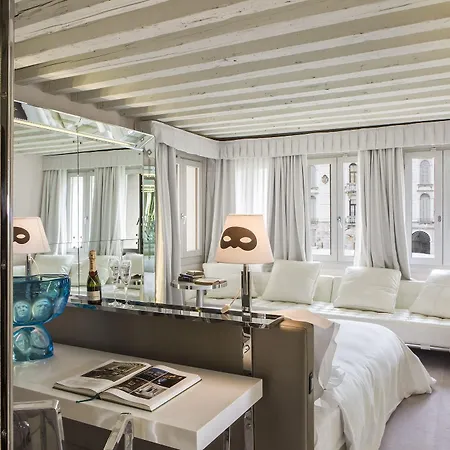 Palazzina Grassi Hotel 5*