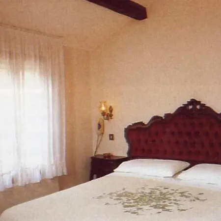Hotel Canada 2*