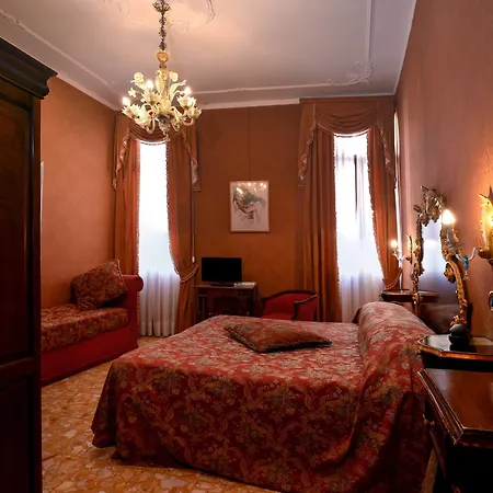 Ateneo Hotel 3*