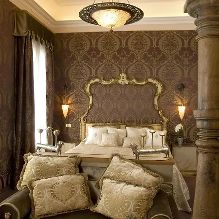 Metropole Hotel