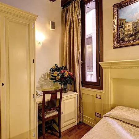 Pensjonat Palazzo La Scala 3*