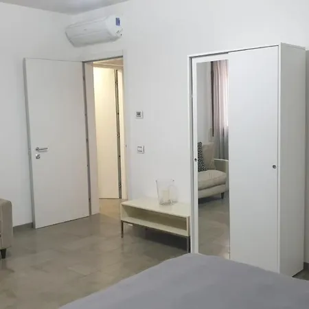 With Private Courtyard Veneza