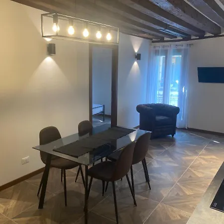 Antique Historical Apartamento Venecia