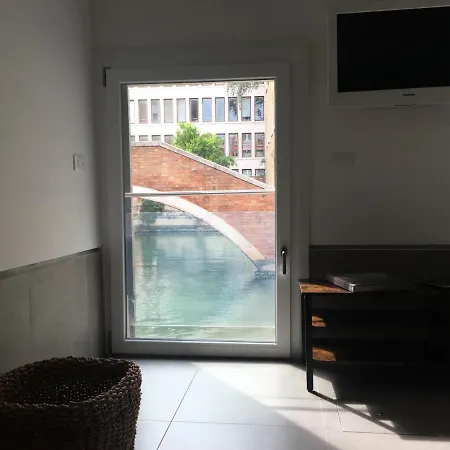 Mezzanino On Canal Venice
